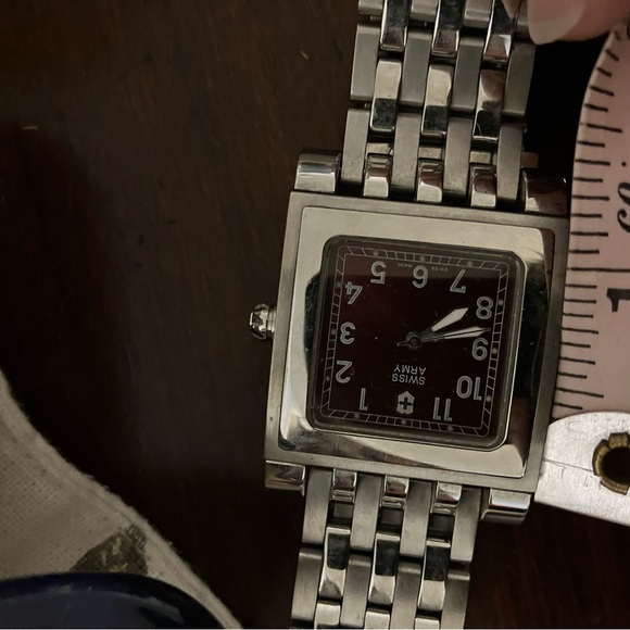 Victorinox Swiss Army Watch - Picture 5 of 6